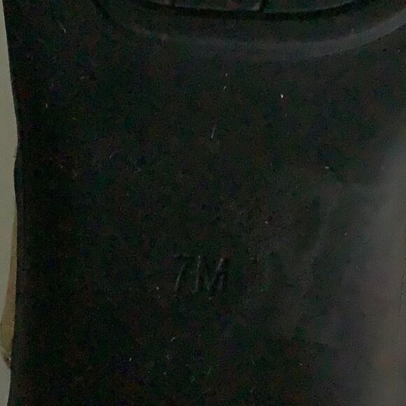 MARC FISHER GOLD SANDALS SIZE 7‎ - Picture 11 of 12